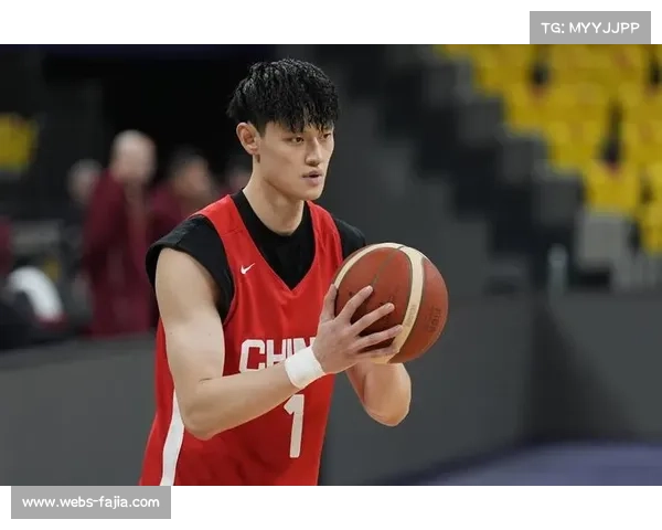 北京队曾凡博面部保护面具调整，不影响投篮手感